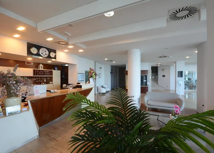 Baia FlaminiaAlbergo